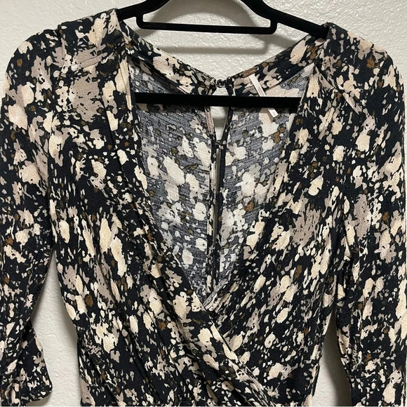 Free People Bell Sleeves Boho Style Floral Romper Small - Picture 4 of 9